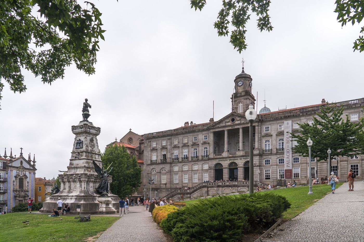 Der Palácio da Bolsa in Porto