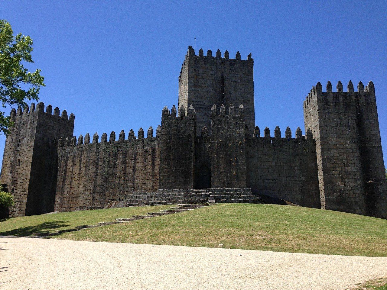 The castle of Guimarães