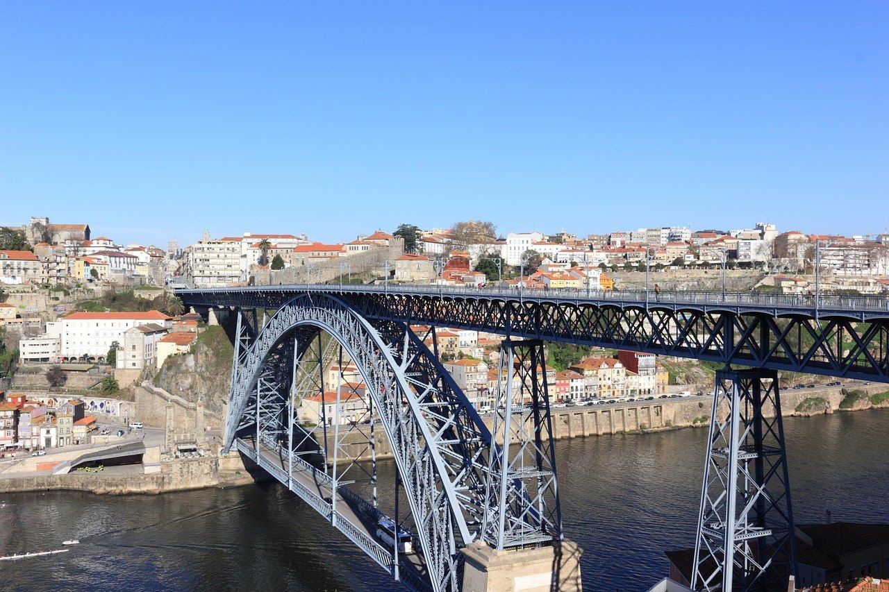 Die Dom Luís I Bridge über dem Douro zwischen Porto und Gaia