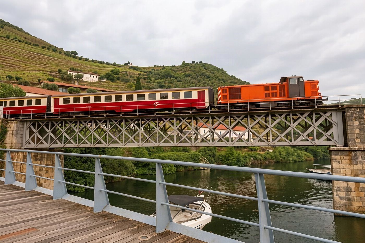 The railway that follows the Douro upriver