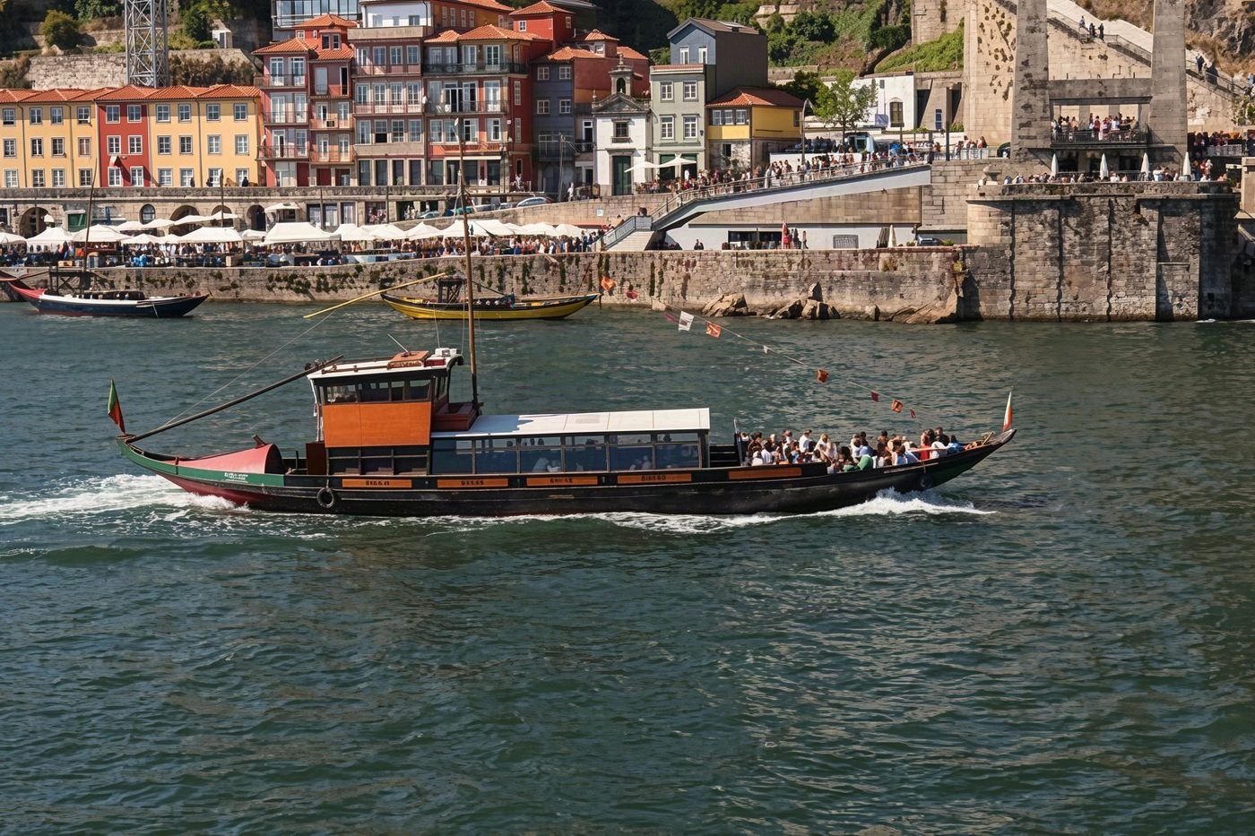 Cruiseschepen aan de kade van Ribeira