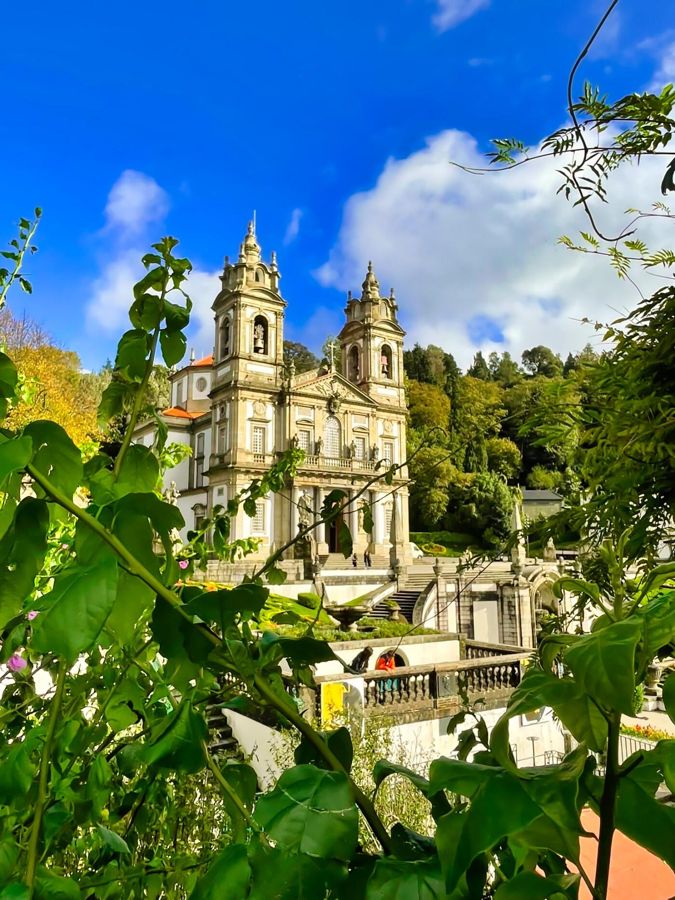 From Porto: Braga and Guimarães Day Tour with Lunch