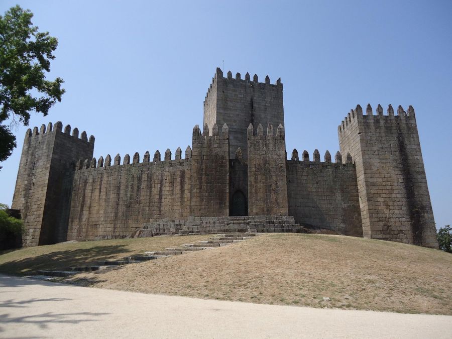 From Porto: Braga and Guimarães Full-Day Trip with Lunch