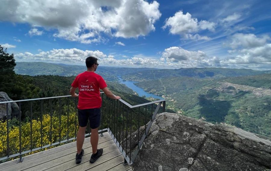 From Porto: Small Group Day Tour of Geres Park with Picnic