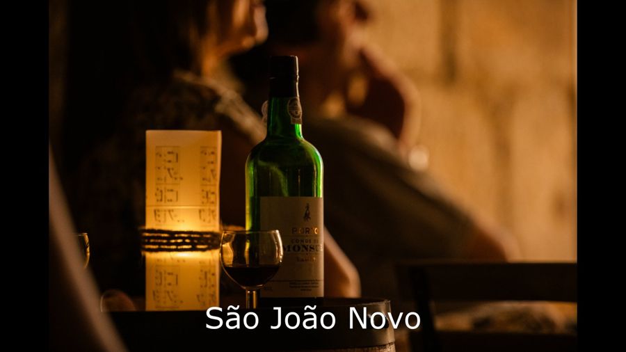 Porto: Live Fado Show with Glass of Port Wine