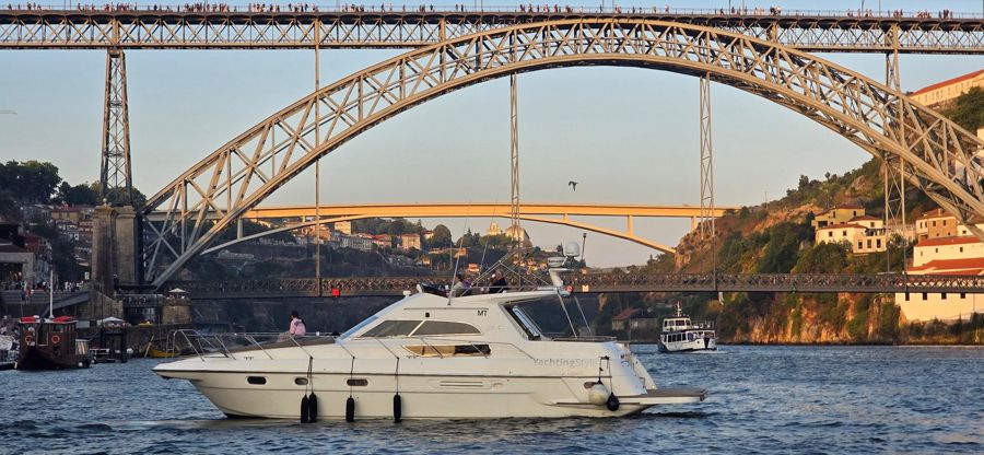 PORTO:LUXURY YACHT CRUISE-6 BRIDGES-DOURO WINE-SUNSET OPTION