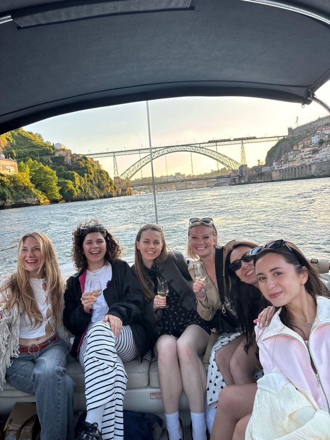 Porto:Private Cruise With Locals on Douro-2hr up to 6 people