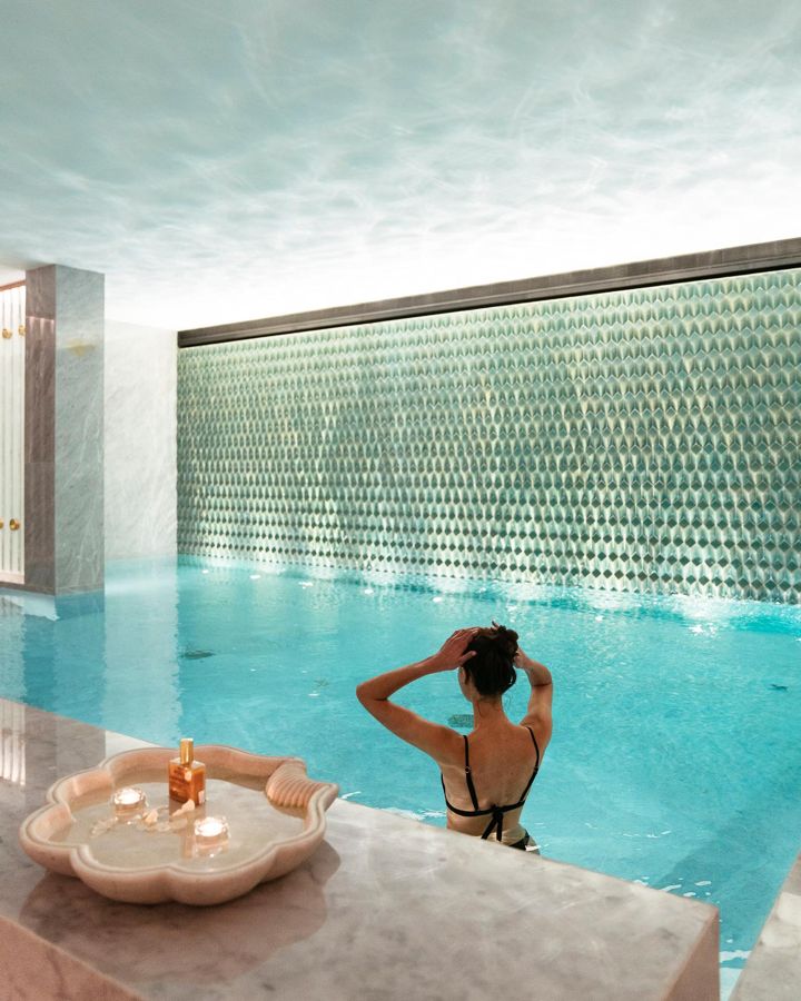 Porto: Relaxing by the pool, sauna and steam room
