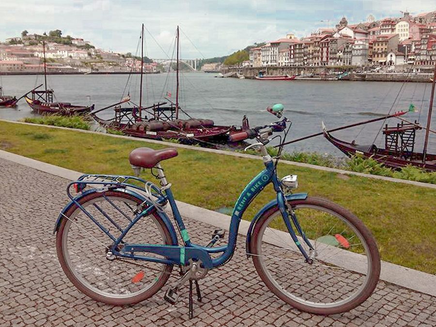 Porto: Self-Guided Bike and Boat Tour with Port Wine Tasting